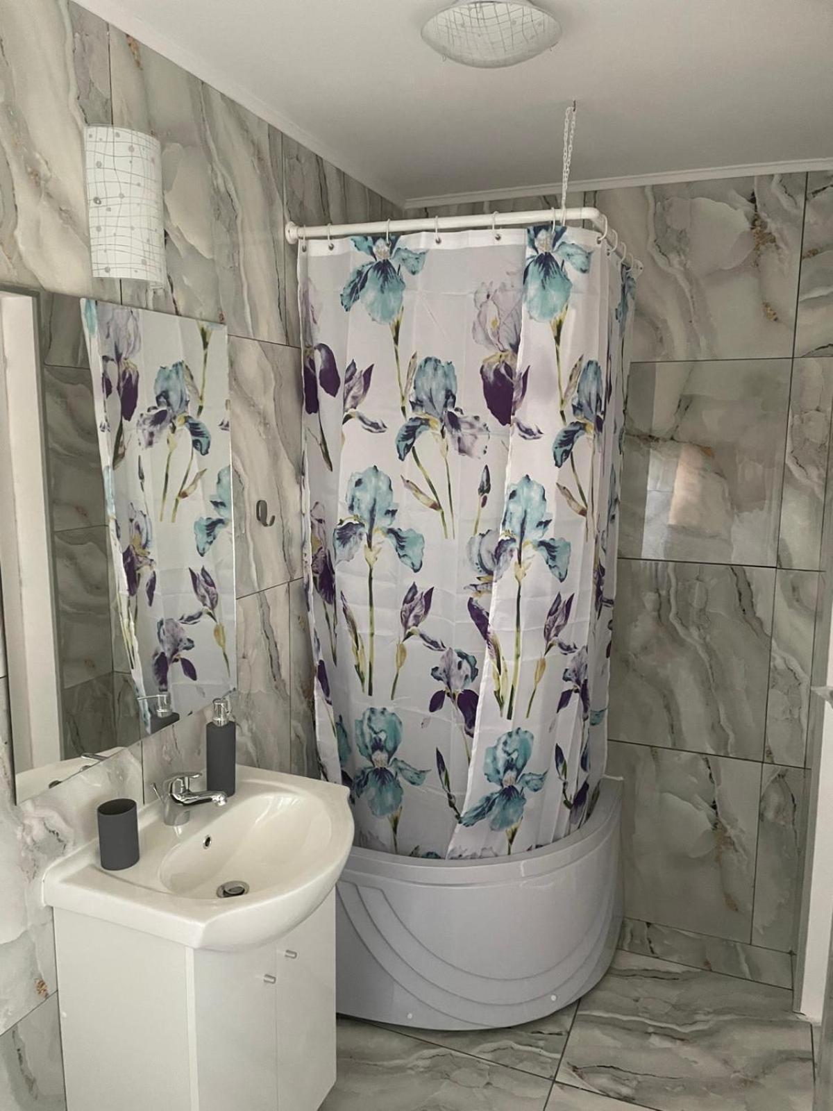 Отель Casa Bunicilor Nucsoara  Экстерьер фото